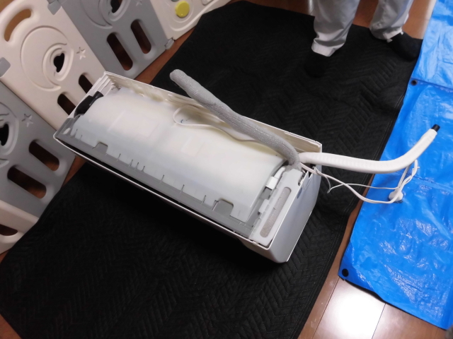 ダイキンエアコンF25YTRXS脱着